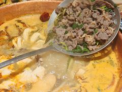 -洱火云南酸菜牛肉火锅(石景山当代商城店)