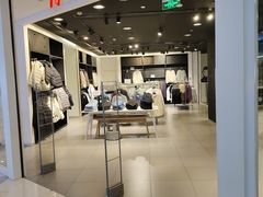 -H&M(鹏欣水游城店)