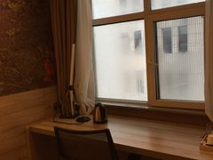 -西安大雁塔科技大学地铁站亚朵酒店