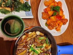 -云海肴·汽锅鸡·云南菜(天山百盛优客店)