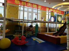 -兜莱·亲亲袋鼠国际早教