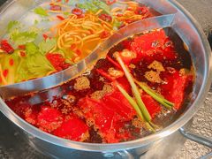 -鹿鸣山草本茶香火锅(园西路店)