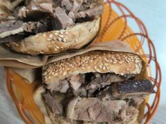 -洪峰浩老北京烧饼夹肉(角门路店)