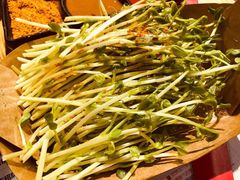 鲜剪嫩豆苗-么肆烤肉·中式自助·烤肉大排档(街道口季佳PAI店)