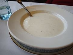 奶油松茸蘑菇汤-莫斯科餐厅