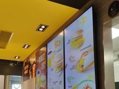 -麦当劳(轻轨曹杨路店)