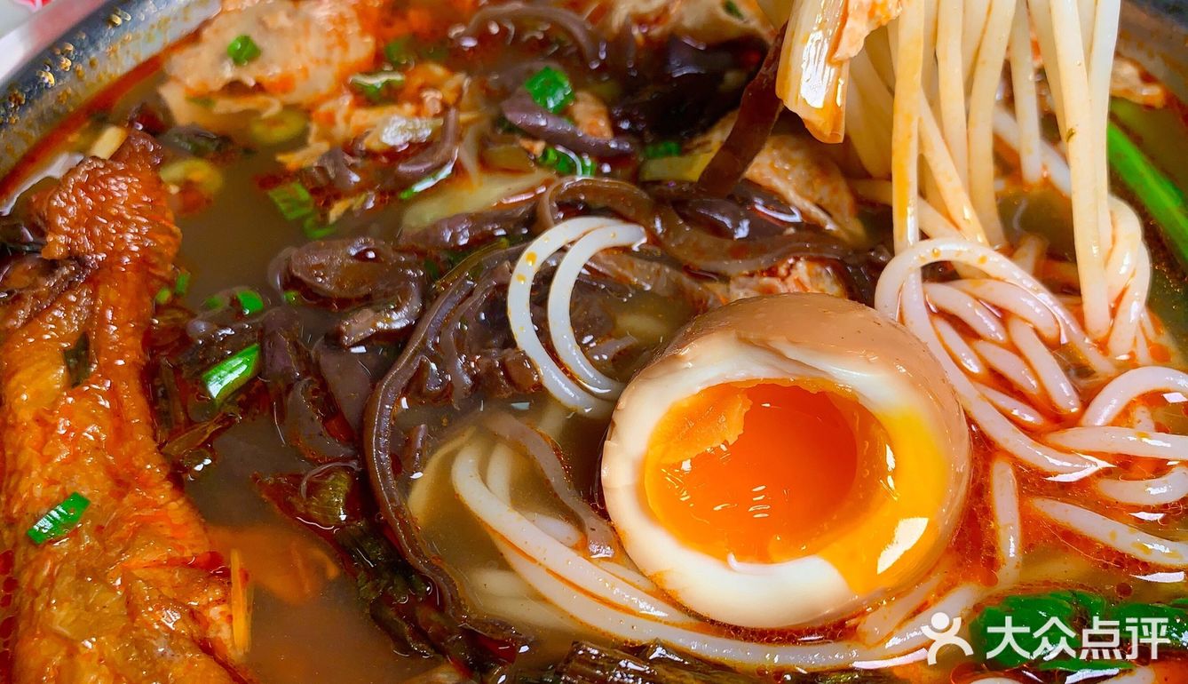 【本地人超爱[爱心]】料足！流油的溏心蛋螺蛳粉