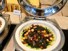 海带红烧肉-南郊宾馆·风味自助餐厅·山东十六地市特色菜