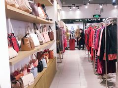-MaxMara(燕莎奥特莱斯店)