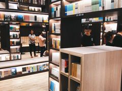-钟书阁(群光广场店)