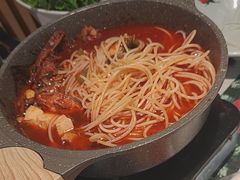 -刘姐啤酒鱼民族演艺餐厅(西街总店)