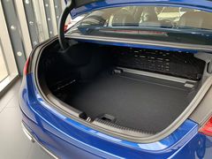 -贵州贵星奔驰4S店(观山湖店)