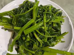 -三亚火车头万人海鲜广场