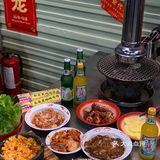 欢迎来到80年代‼️这家地摊烤肉爷青回！