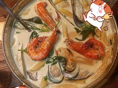 -SISTERS BAR RESTAURANT川意酒馆(嘉善老市H楼店)