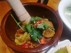 尖椒擂茄子-老滇山寨•云南特色菜•地方菜•民族风情歌舞表演(金碧店)