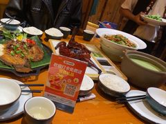 -老滇山寨•云南特色菜•地方菜•民族风情歌舞表演(金碧店)