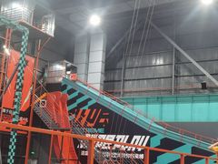-极限PLAY运动娱乐新世界·团建派对表演休闲馆·室内高空游乐园