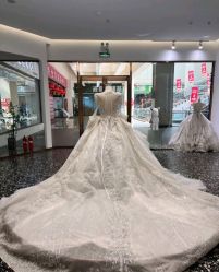 -喜爱高定婚纱摄影