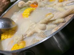 澳门鸡脚猪骨煲-官也街澳门火锅(新源里店)