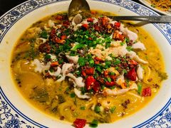 招牌酸菜鱼-老头儿油爆虾·知味杭州(爱琴海购物中心)