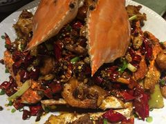 -胡桃里音乐餐厅(陶溪川店)(川湘赣菜·世界百大酒庄直供红酒·音乐表演)