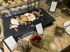 -大中华希尔顿酒店-念自助餐·嗨啤·小龙虾
