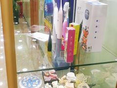 -茂菊口腔连锁(浦东南路店)