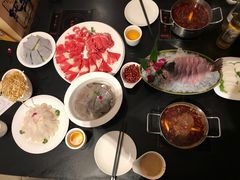 -小天鹅火锅·一线江景洪鼎旗舰店(洪崖洞店)