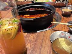 番茄香辣鸳鸯锅-江湖六膳門串串香(隆礼路店)