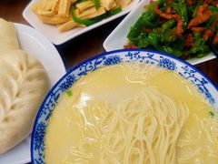 -雪琴面馆富安特色鱼汤面(城中花园店)