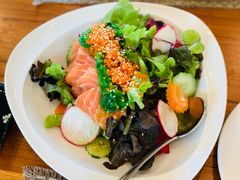 -Chom Cafe and Restaurant