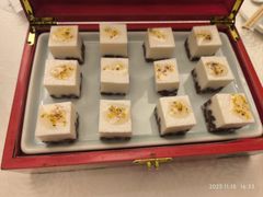 -品海楼·大连海胆锅贴馆(东港店)