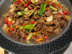 小米椒爆炒鲜牛肉-麻都·成都菜(人民广场店)