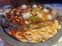 -鸣记脆皮烤鱼·海鲜烤鱼(三八广场店)
