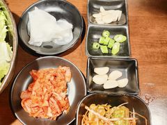-肉甲韩国木炭烤肉(新壹街1店)