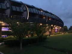 -上海滴水湖皇冠假日酒店