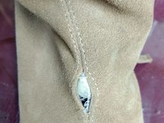 -京伟修鞋洗鞋奢侈品皮具护理店