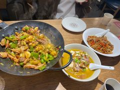 -聚鑫朋酸菜肥肠(文艺路口店)