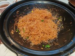 -阿瓦山寨·湘菜现炒·剁椒鱼头王(咸阳总店)