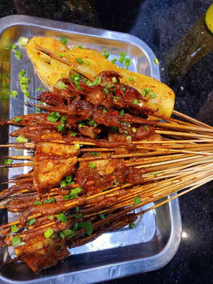 关鱼把把烧-"去江油完,晚上还是想来点醉人的烧烤.于是.