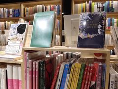 -猫的天空之城概念书店(杭州南宋御街店)