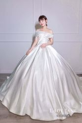 -Lady  Jane高端婚纱礼服馆