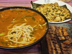 -香巴拉云南餐厅(华莱坞店)