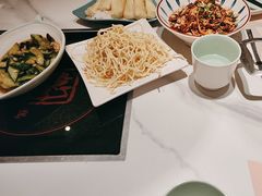 -黄记煌三汁焖锅(新佳丽江汉路店)