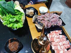 -果松木炭酸菜铜火锅·外婆参鸡汤