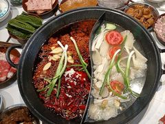 -卤校长老火锅(杨家坪直营店)