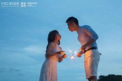 -现代经典婚纱摄影