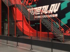 -极限PLAY运动娱乐新世界·团建派对潮玩休闲馆·室内蹦极高空游乐园