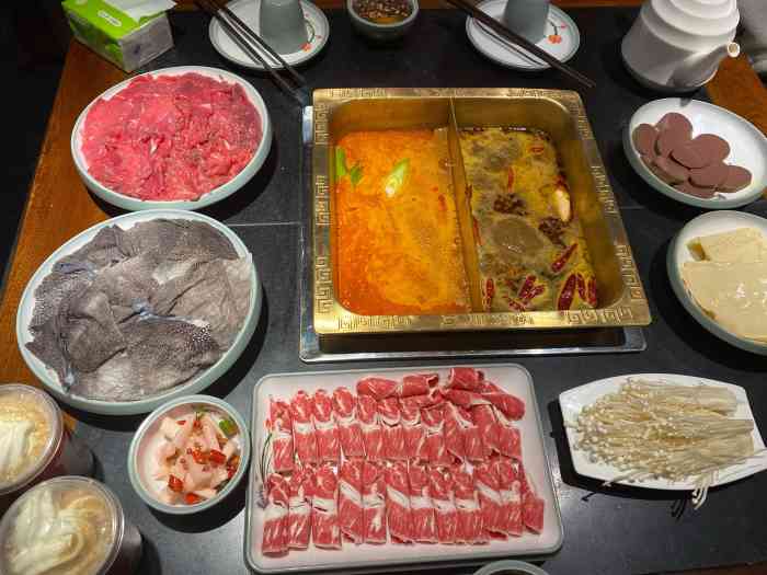 三川火锅-"带娃来太舞玩两天,晚上太冷实在是想吃点热.